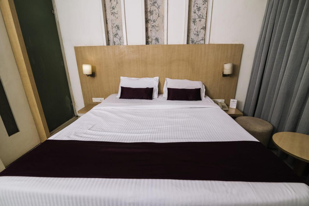 Hotel Monarch Guestline In Midc Rabale, Navi Mumbai Dış mekan fotoğraf