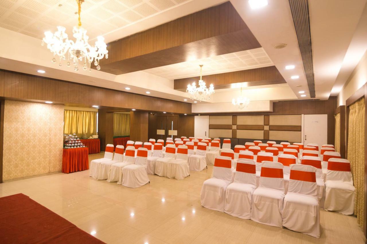 Hotel Monarch Guestline In Midc Rabale, Navi Mumbai Dış mekan fotoğraf