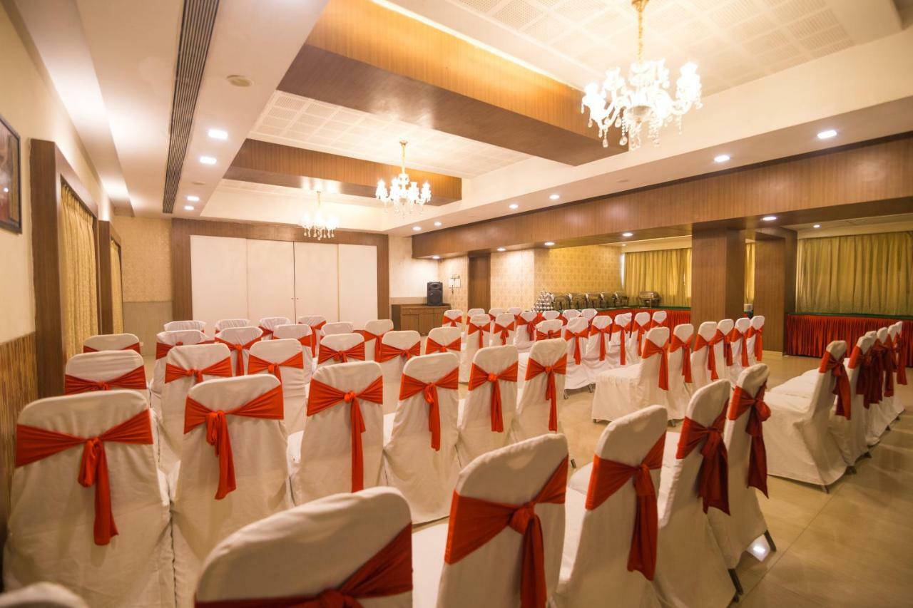 Hotel Monarch Guestline In Midc Rabale, Navi Mumbai Dış mekan fotoğraf